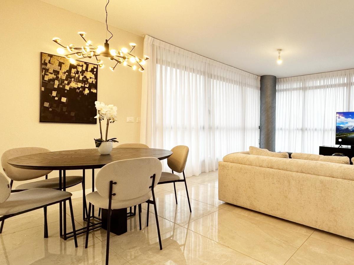 Mini Penthouse Near The Beach ネタニア エクステリア 写真