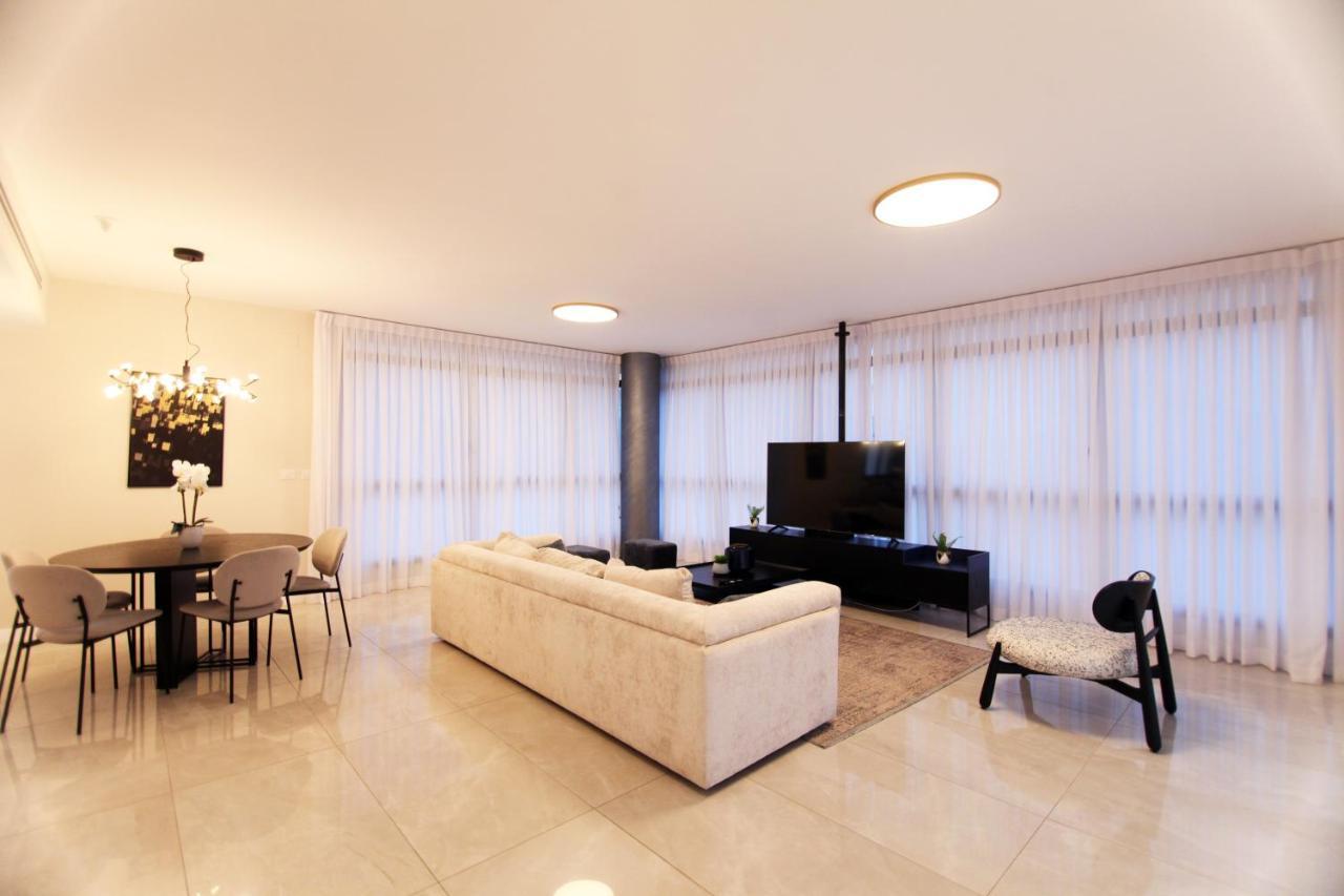 Mini Penthouse Near The Beach ネタニア エクステリア 写真