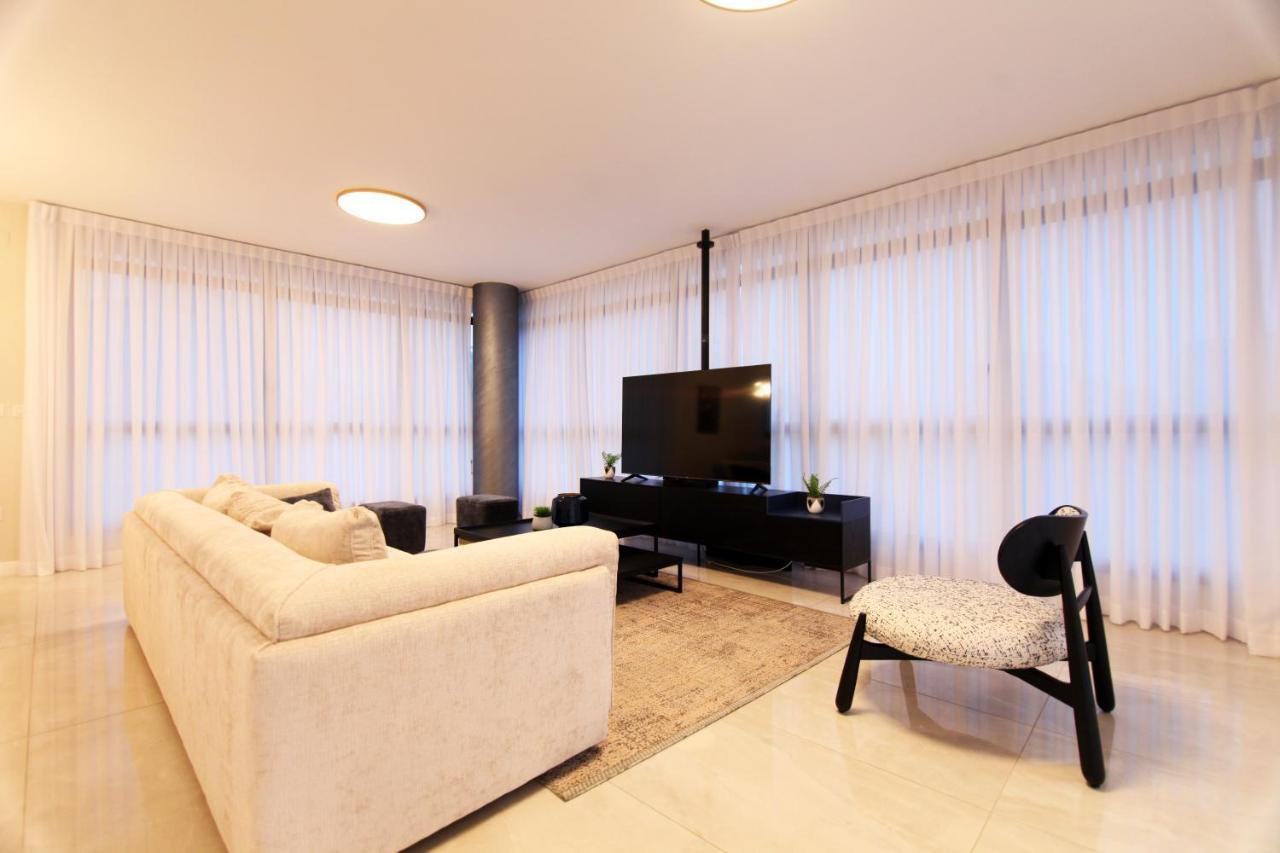 Mini Penthouse Near The Beach ネタニア エクステリア 写真