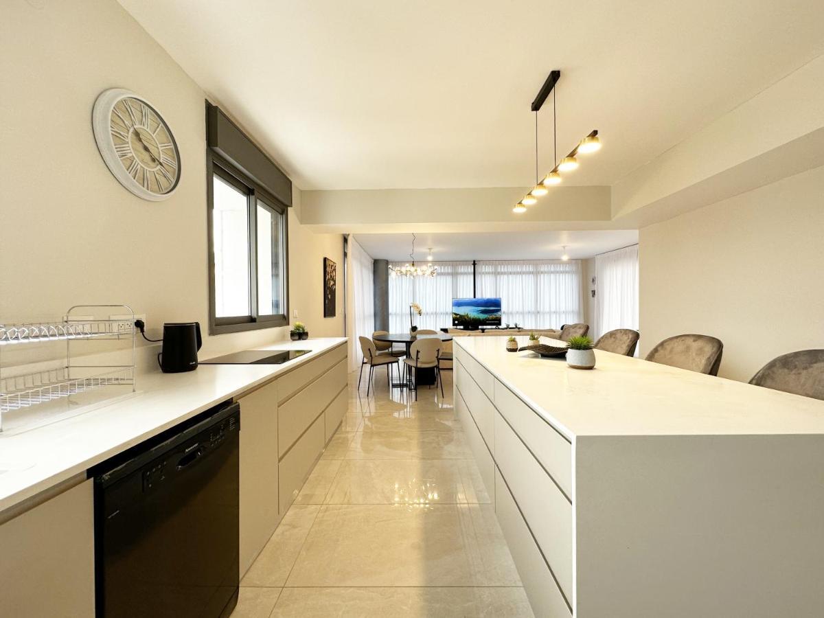 Mini Penthouse Near The Beach ネタニア エクステリア 写真