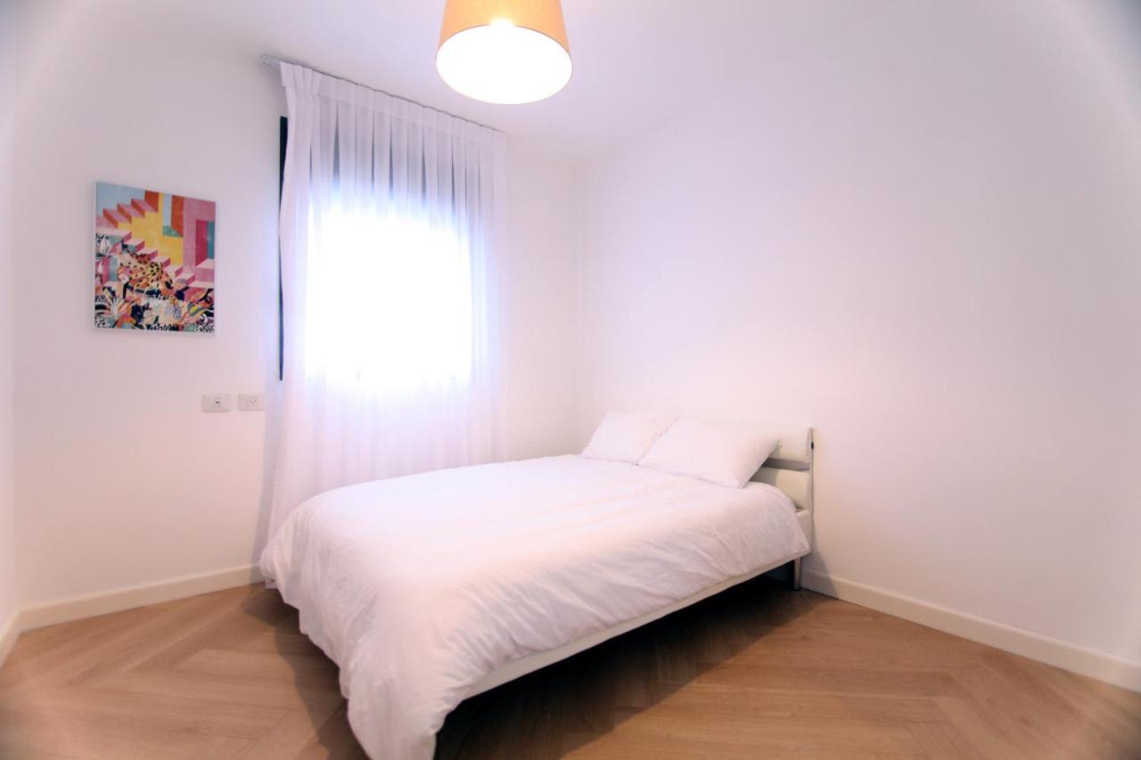 Mini Penthouse Near The Beach ネタニア エクステリア 写真