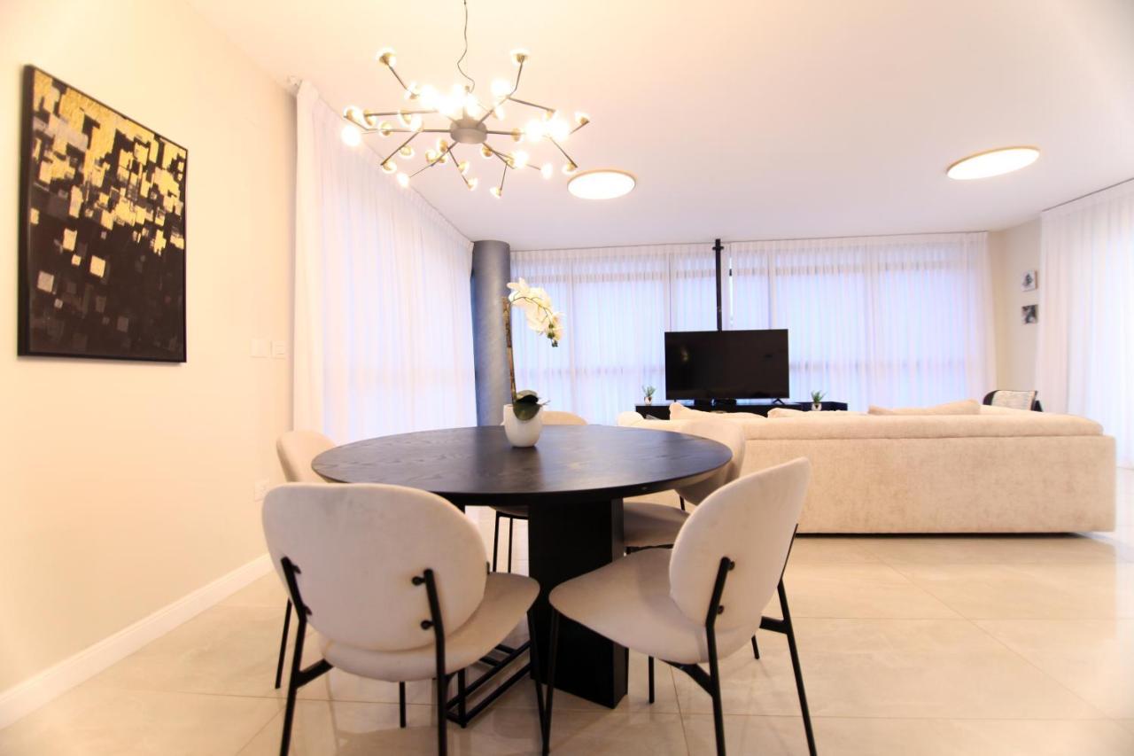 Mini Penthouse Near The Beach ネタニア エクステリア 写真