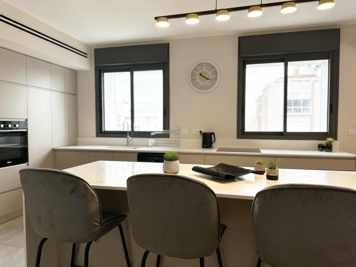 Mini Penthouse Near The Beach ネタニア エクステリア 写真